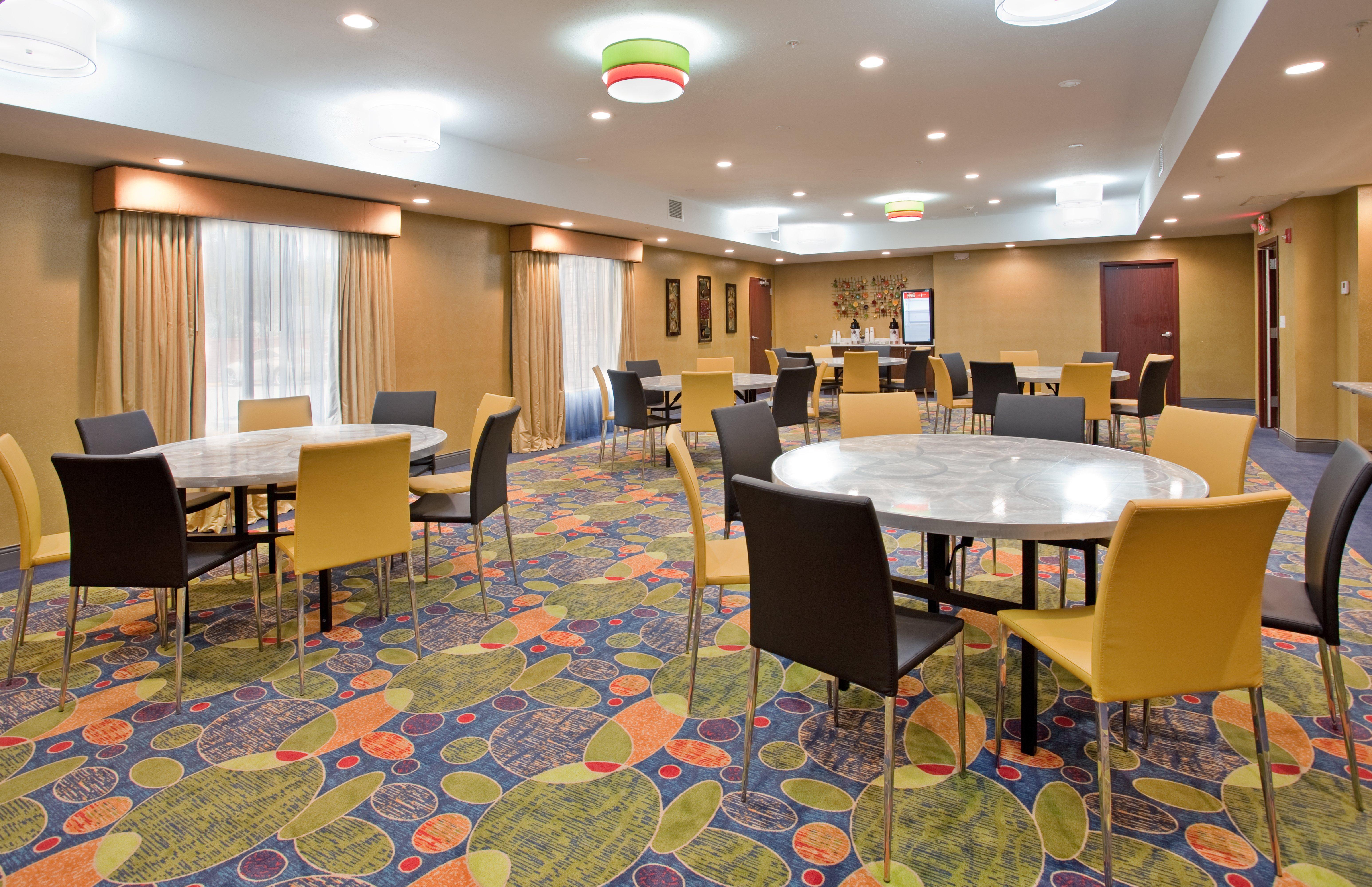 Holiday Inn Express & Suites St Louis Airport By Ihg Woodson Terrace Kültér fotó