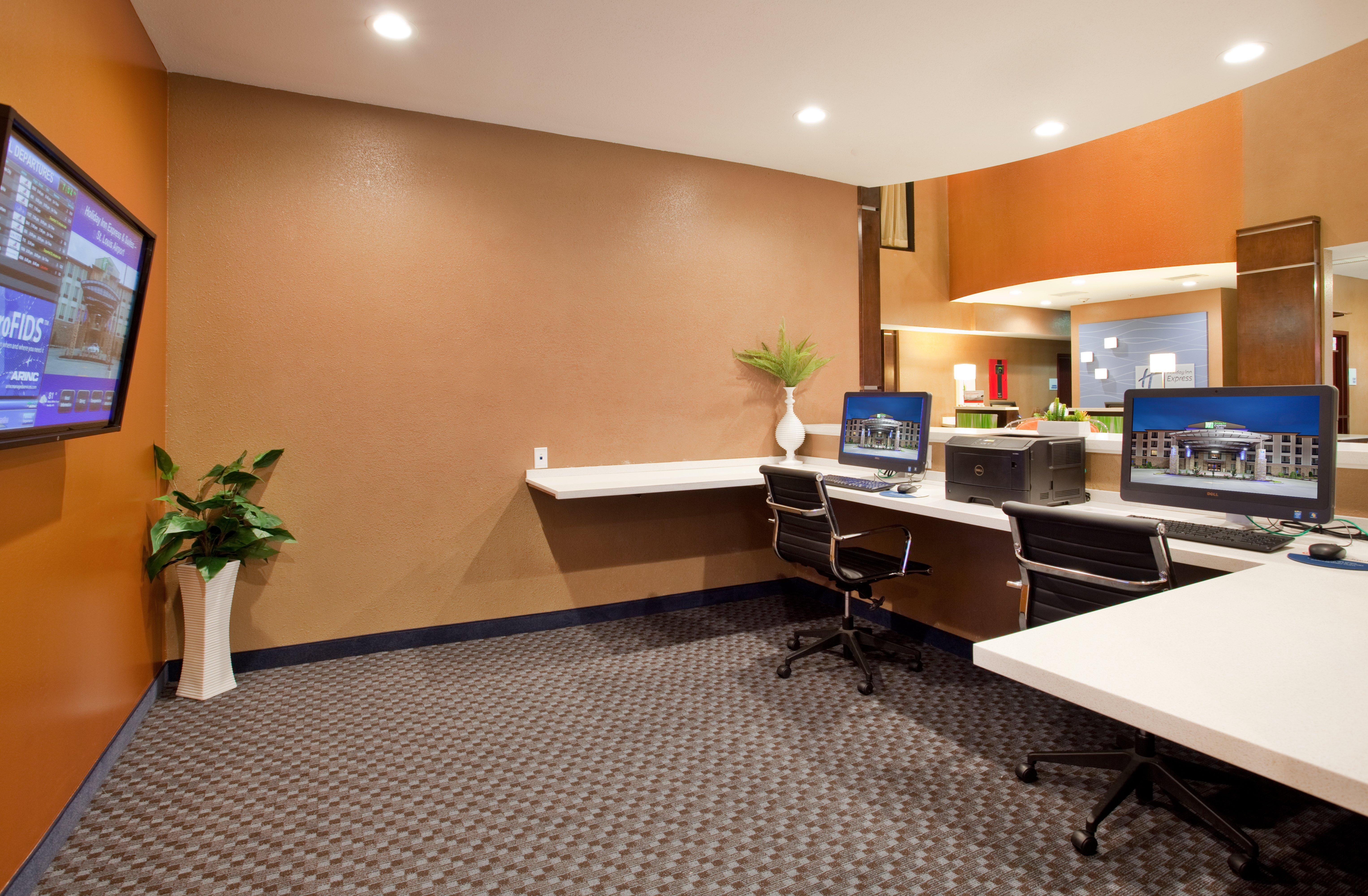 Holiday Inn Express & Suites St Louis Airport By Ihg Woodson Terrace Kültér fotó