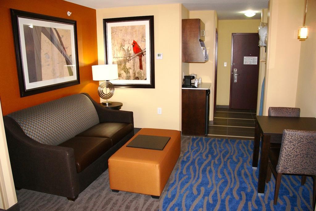 Holiday Inn Express & Suites St Louis Airport By Ihg Woodson Terrace Szoba fotó